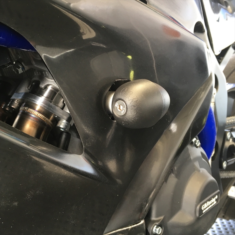 Bullet Frame Slider Set GSXR1000 L7 - RACE